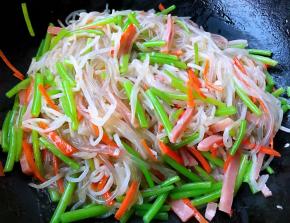 最后放入味精提鲜即可出锅享用