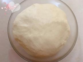盖上保鲜膜，醒面15分钟。