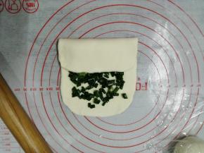 向上折1/3，如图所示