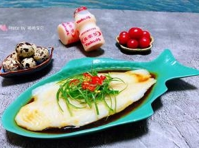 精致美味的清蒸龙利鱼看着就有食欲