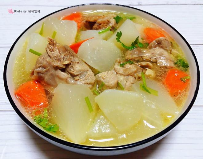鸭腿炖白萝卜