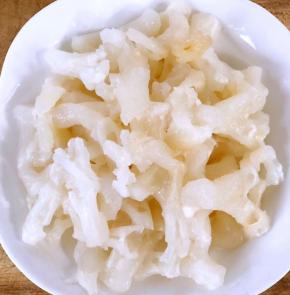 处理好的蹄筋晶莹剔透的