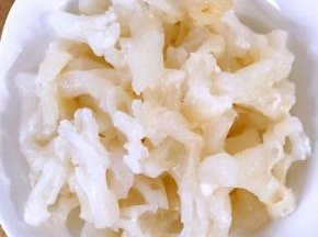 处理好的蹄筋晶莹剔透的