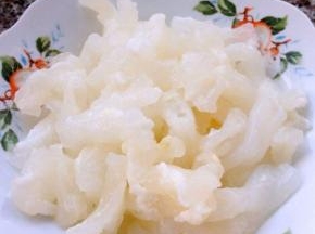 在市场买到非常棒的蹄筋洗净备用