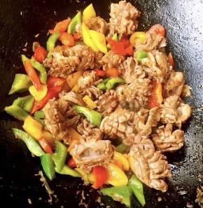 放入盐和味精调味均匀即可出锅享用