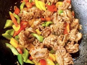 放入盐和味精调味均匀即可出锅享用