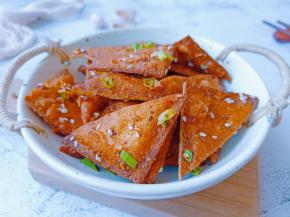 轻轻咬一口鲜香麻辣，外酥里嫩，下酒又下饭！