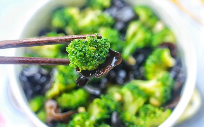 凉拌木耳西兰花