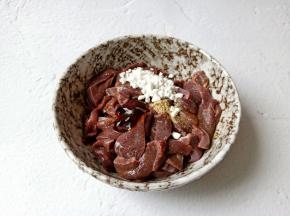 接着加入的淀粉。