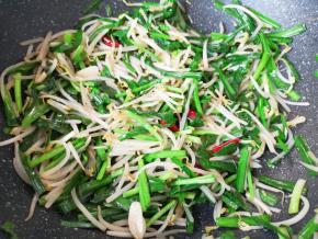 翻炒均匀关火出锅。