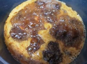 大火烧开以后转中火煮15分钟关火（不要煮时间太长，鸡胗会发硬）。