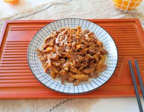 还没有开饭半盘子鸡胗就不见了。