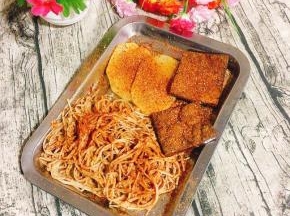 烤好后撒上适量的万能烧烤撒粉即可！