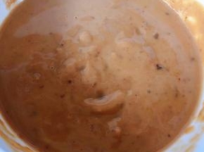 芝麻酱和豆瓣酱少添加一点少稀释拌匀