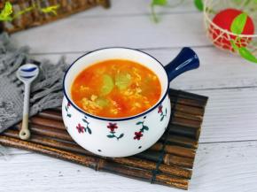 盛出装入汤碗中。