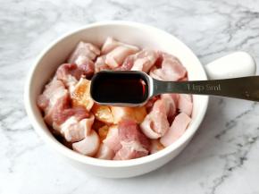 五花肉加上生抽。