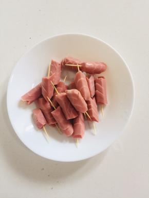 插上牙签！（也可以省略这一步，看个人喜欢！）