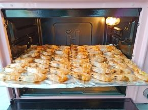 对虾有大小，烤箱温度记得适当调整。