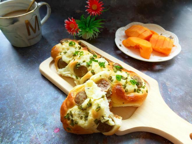 花式牛肉肠面包