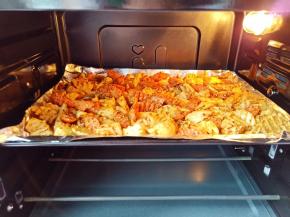 烤箱提前预热，烤盘放中层。