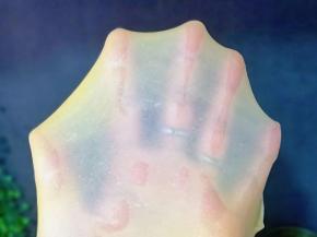 揉出不容易破的手套膜即可。