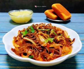 搭配小米粥和方糕一起吃棒极了