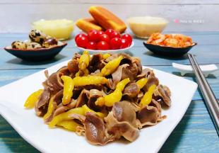 丰盛的餐桌上怎么能少了麻辣口味的泡椒鸡胗呢