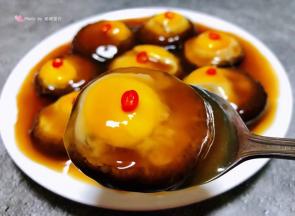 看着晶莹剔透的香菇鹌鹑蛋好有食欲