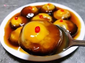 看着晶莹剔透的香菇鹌鹑蛋好有食欲