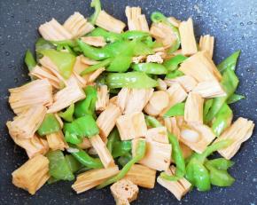 翻炒均匀即可。