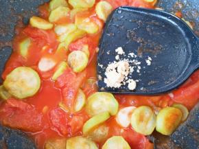 放鸡粉增加口感。