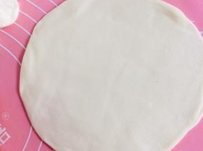 依次把所有的都擀成薄片！