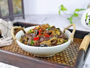 装入盘中，即可食用。