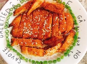 喜欢吃辣的朋友可以再撒一些辣椒粉和白芝麻！