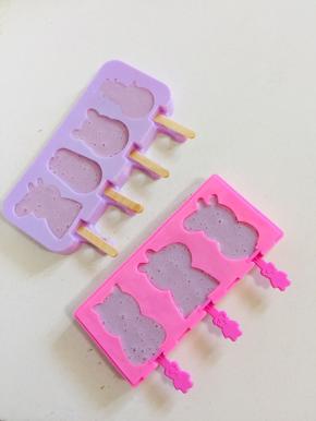 倒入硅胶雪糕模具中！