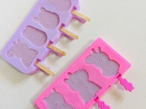 倒入硅胶雪糕模具中！