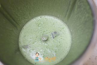 料理机打成泥，如果不是破壁机 功率比较小需要过筛一下，口感会更细腻