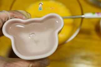 放入50g水 鸡蛋跟水比例是3:1