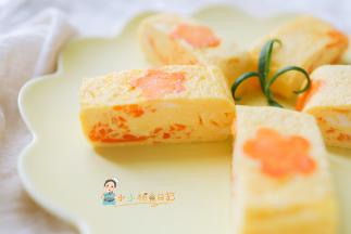 一定要小火，掌握好火候，不然就做成鸡蛋卷了