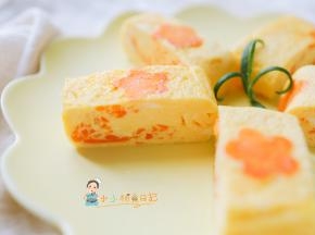 一定要小火，掌握好火候，不然就做成鸡蛋卷了