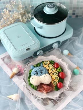 再加一杯牛奶，营养健康又可爱的河马卡通早餐就做好啦！宝贝一定很喜欢哦！