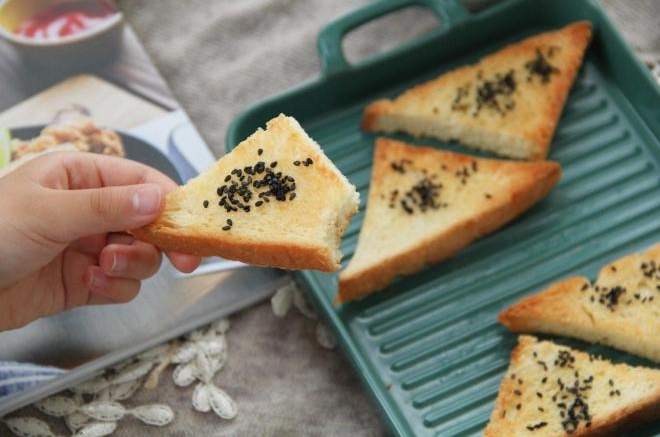 蜂蜜黄油烤吐司块