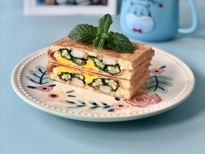 秋葵虾仁煎蛋三明治，低脂简单又好吃！