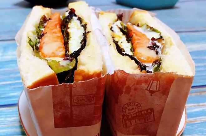 鸡排吐司三明治