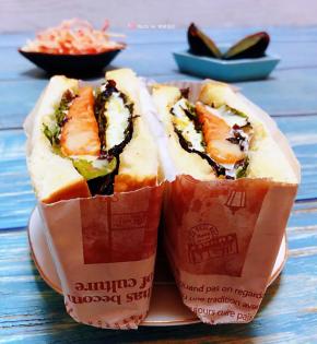 搭配煎鸡排、鱿鱼丝、酸奶哇塞好有食欲