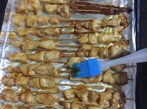 时间到了取出来刷上调好的蜜汁儿！