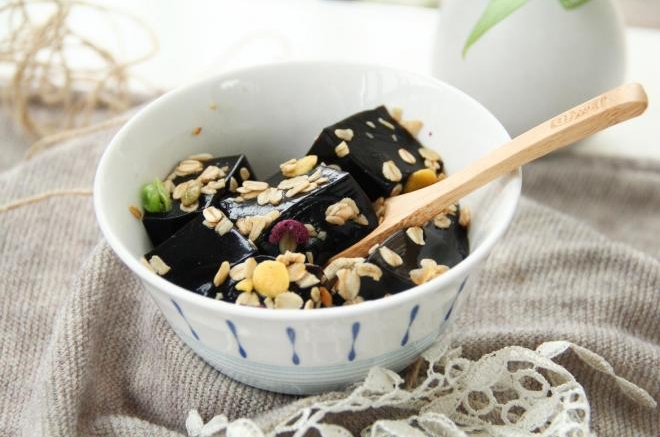 果干麦片黑凉粉