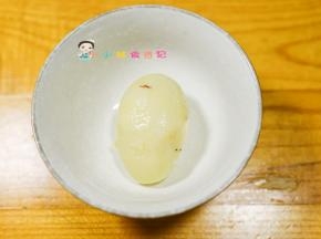 土豆蒸熟后去皮