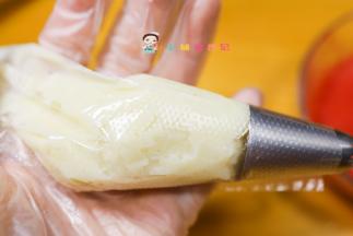 装入裱花袋，没有也可以不用