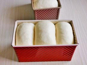 发酵至8-9分满，可以进行烘烤。